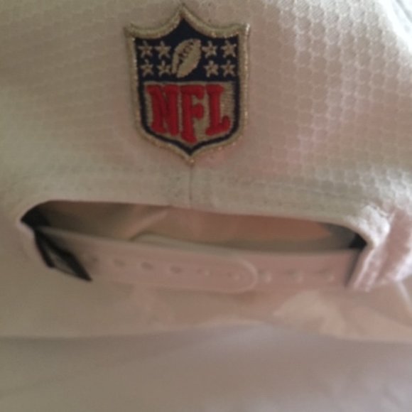 New England Patriots Super Bowl LIII Champions Baseball Hat w/Stickers & Price - Picture 4 of 6